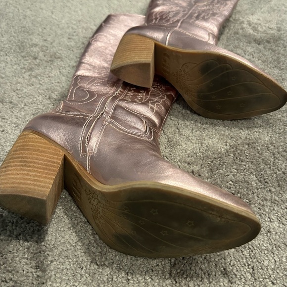 Gianni Bini Shiny Pink Heeled Boots - Picture 3 of 3